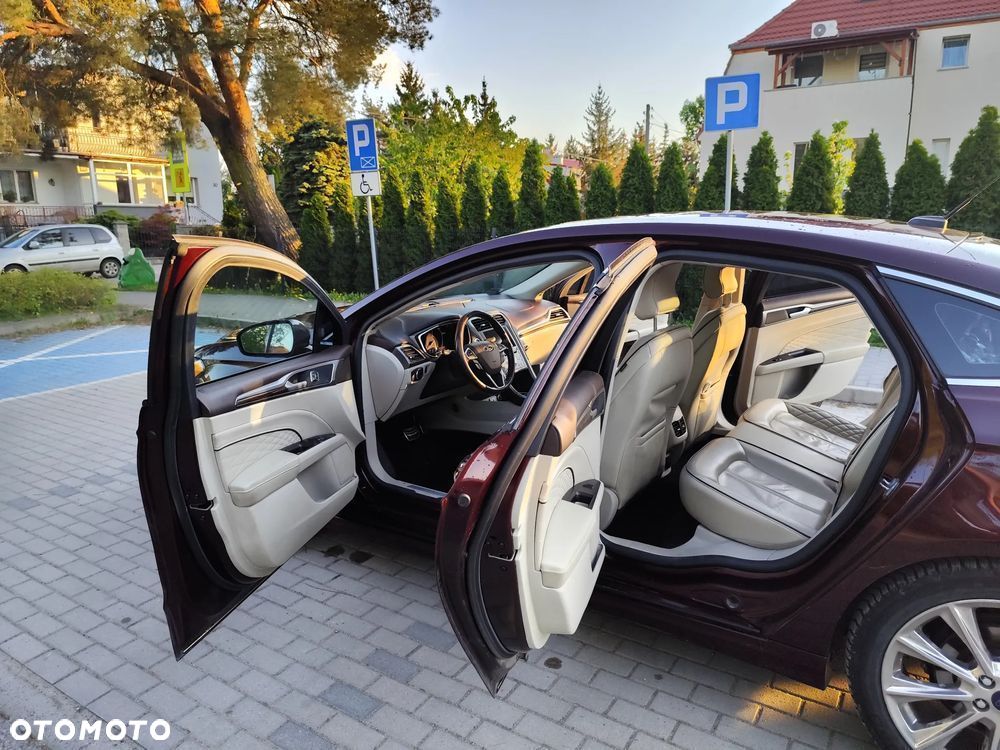 Ford Fusion 2.0 EcoBoost Titanium - 25