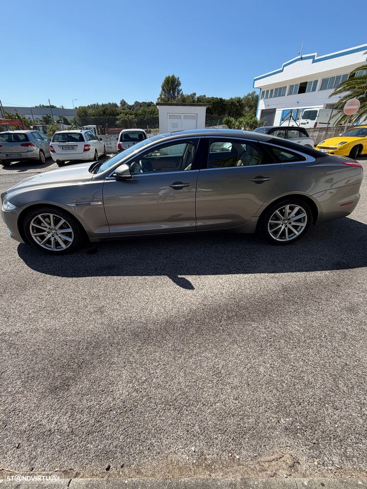 Jaguar XJ 3.0 D V6 Luxury - 4