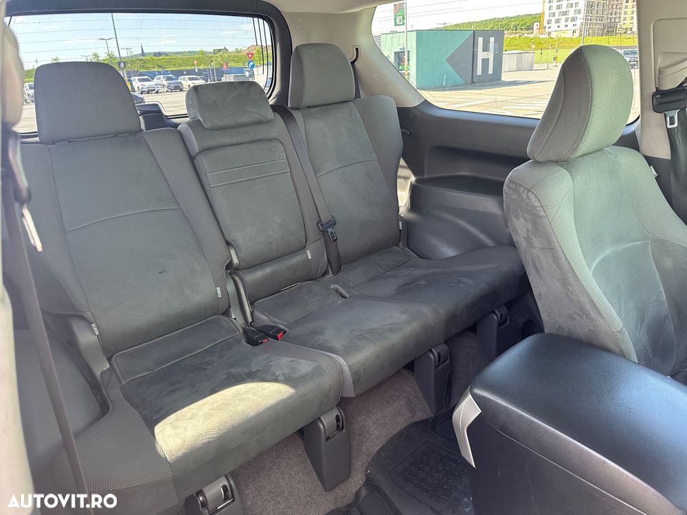Toyota Land Cruiser 3.0 D-4D - 11