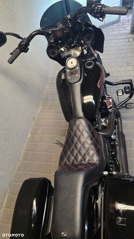 Harley-Davidson Dyna Street Bob - 12