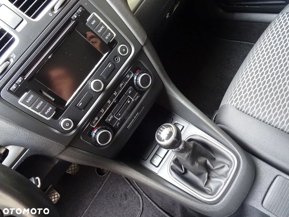 Volkswagen Golf 1.6 TDI DPF BlueMotion - 11