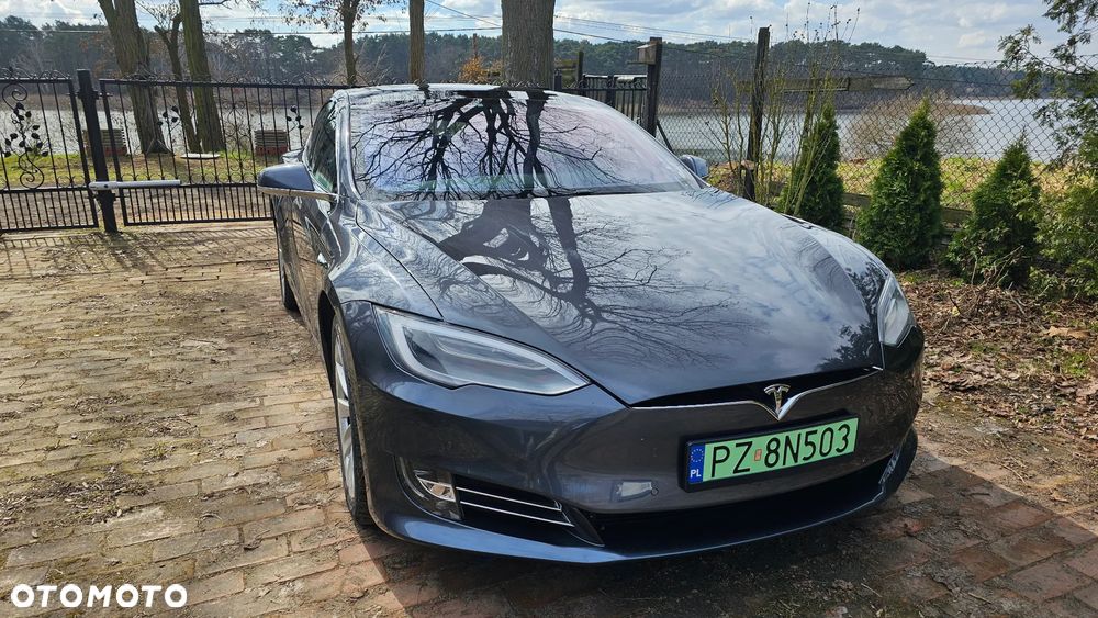 Tesla Model S - 14