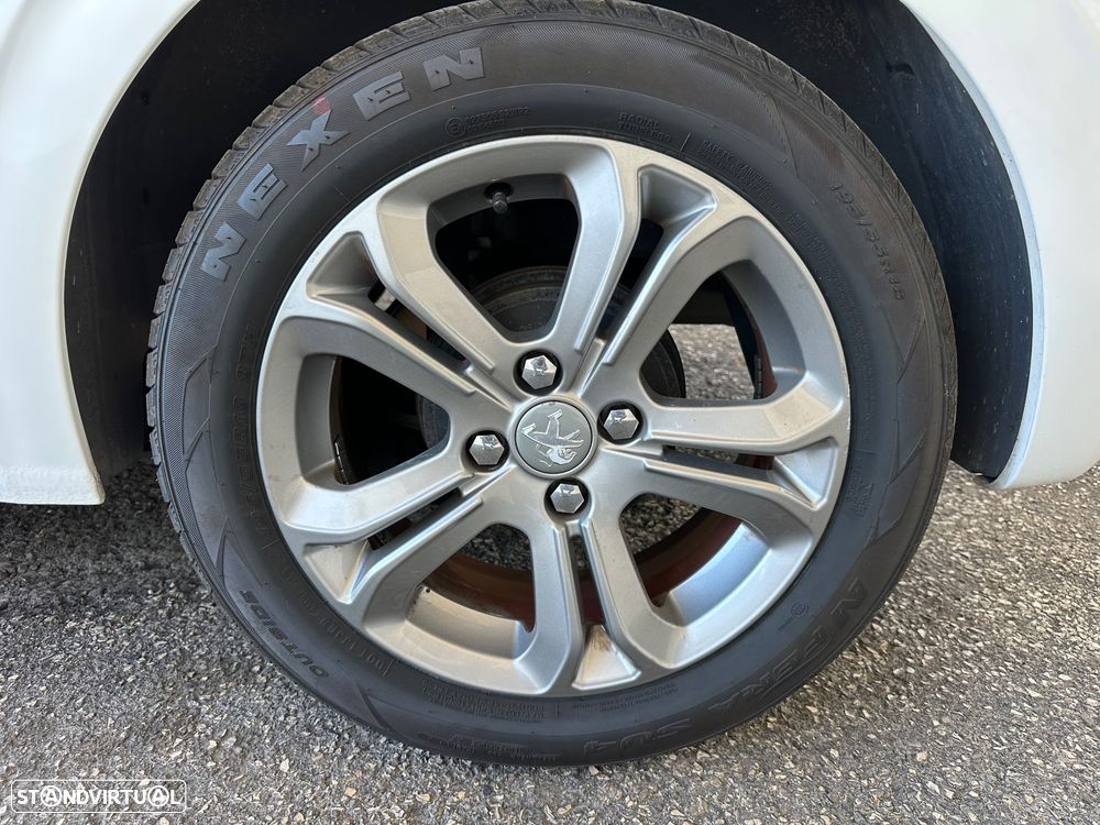 Peugeot 208 1.2 VTi SE Style - 12