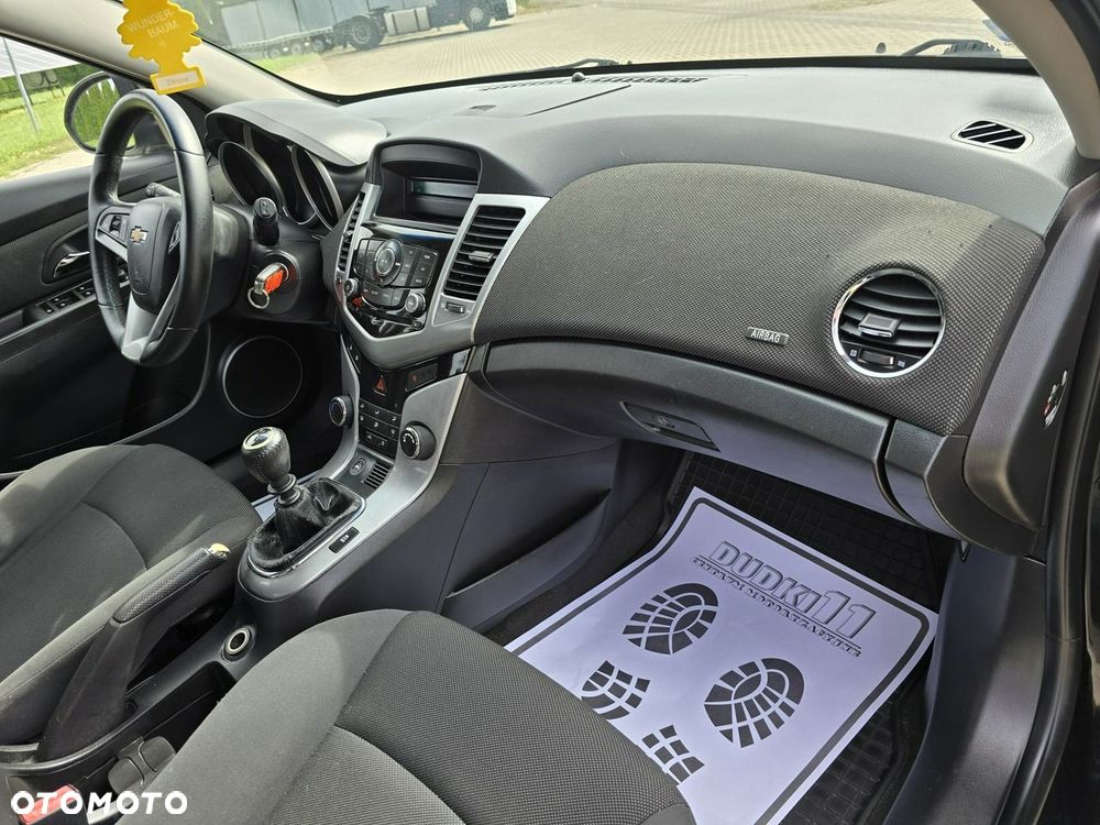 Chevrolet Cruze - 25