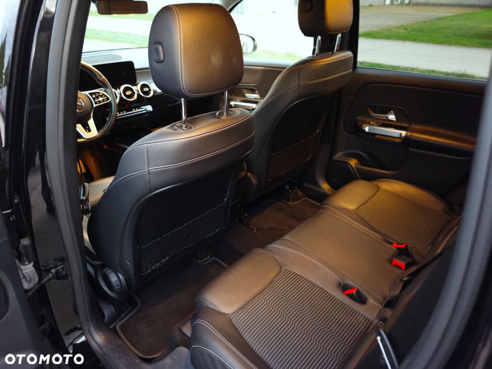 Mercedes-Benz GLB - 16