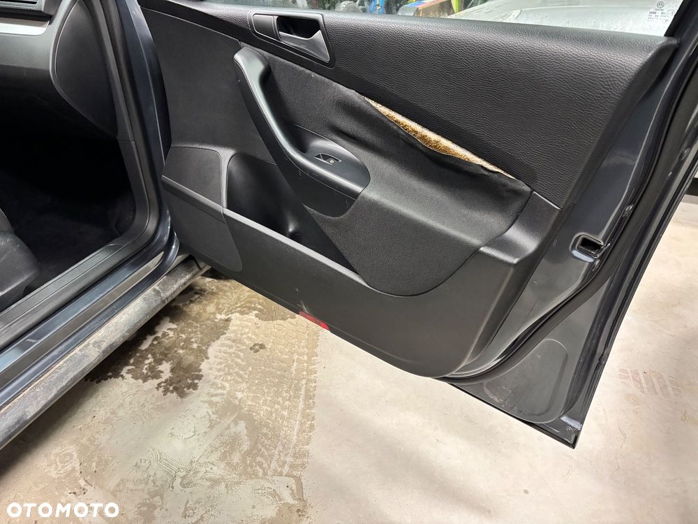 Volkswagen Passat 2.0 TDI Comfortline Optimum DSG - 16