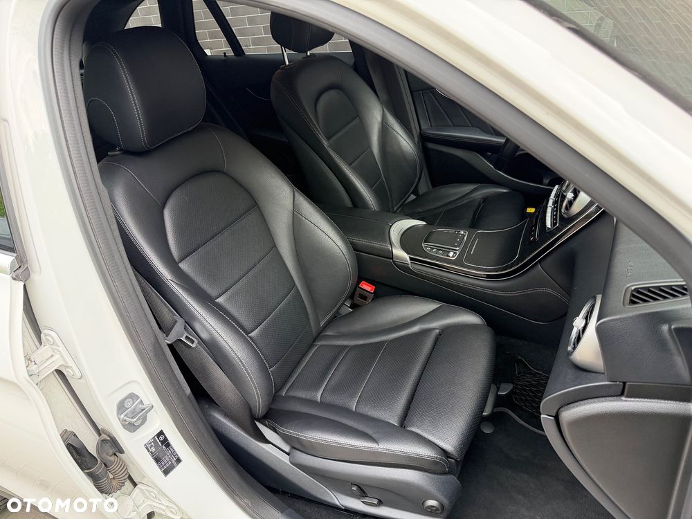 Mercedes-Benz GLC 200 d 4-Matic Business Edition - 32
