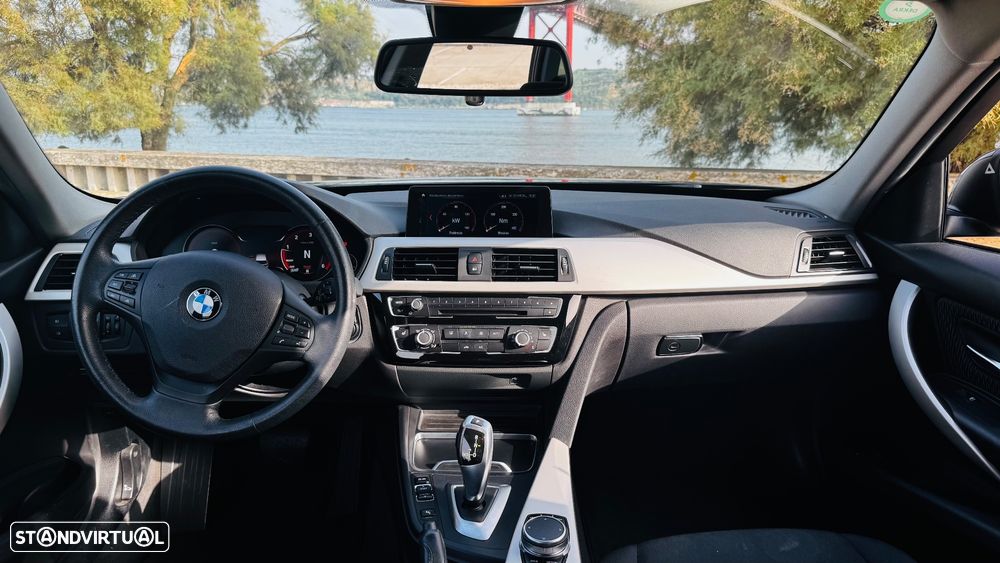 BMW 320 d Touring xDrive Advantage Auto - 9