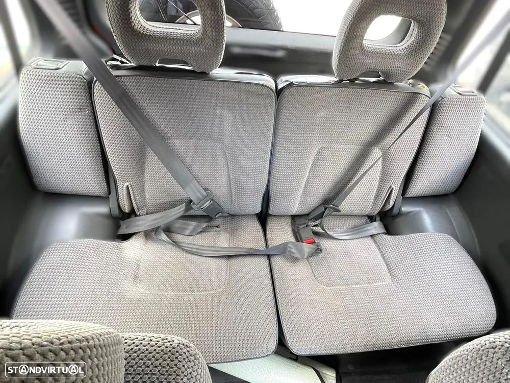 Mitsubishi Pajero 2.5 TDi GLS - 17