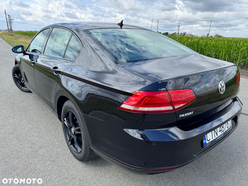 Volkswagen Passat - 17