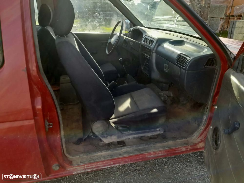 Nissan Pick Up - 7