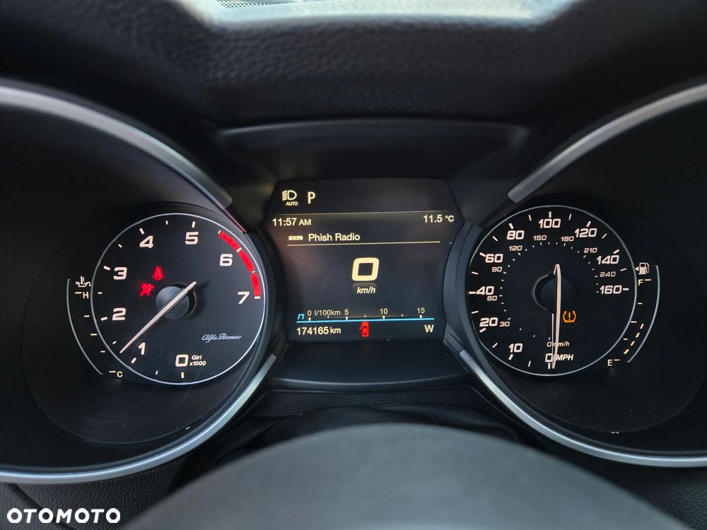 Alfa Romeo Stelvio 2.0 Turbo 16V AT8-Q4 Ti - 37