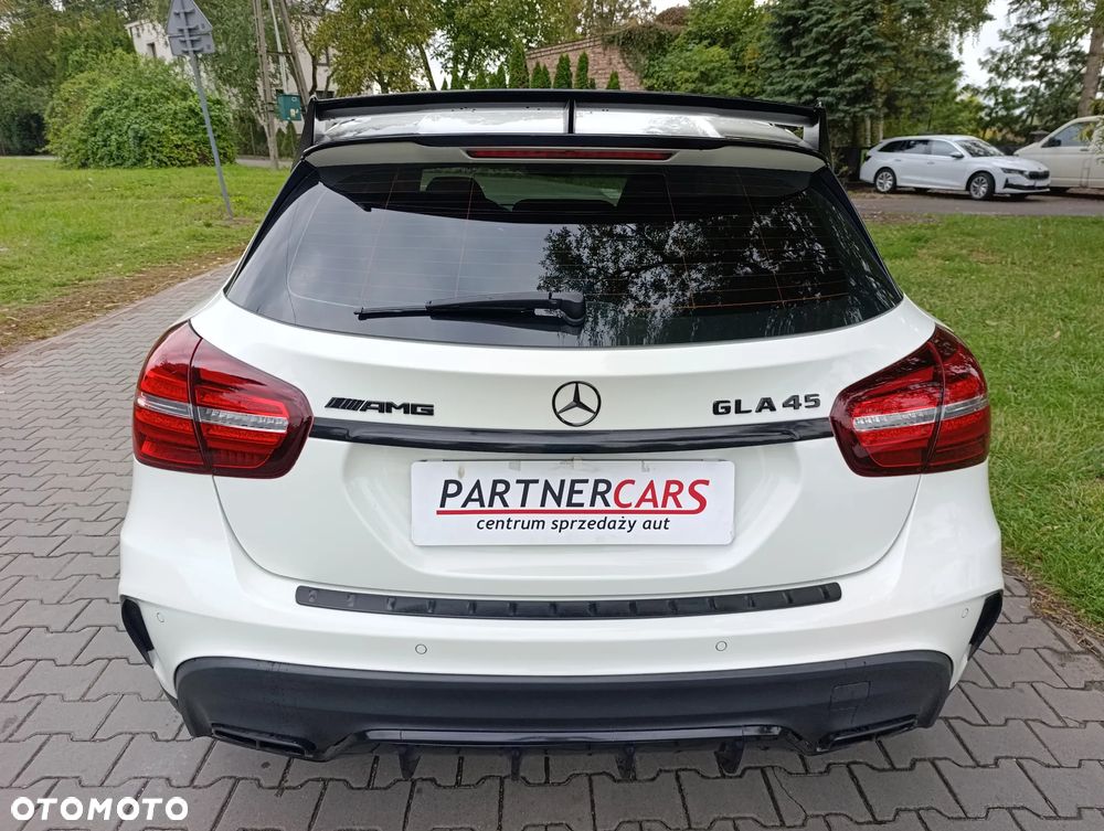 Mercedes-Benz GLA AMG 45 4-Matic - 9