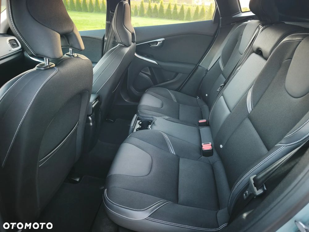 Volvo V40 D2 Drive-E Momentum - 16