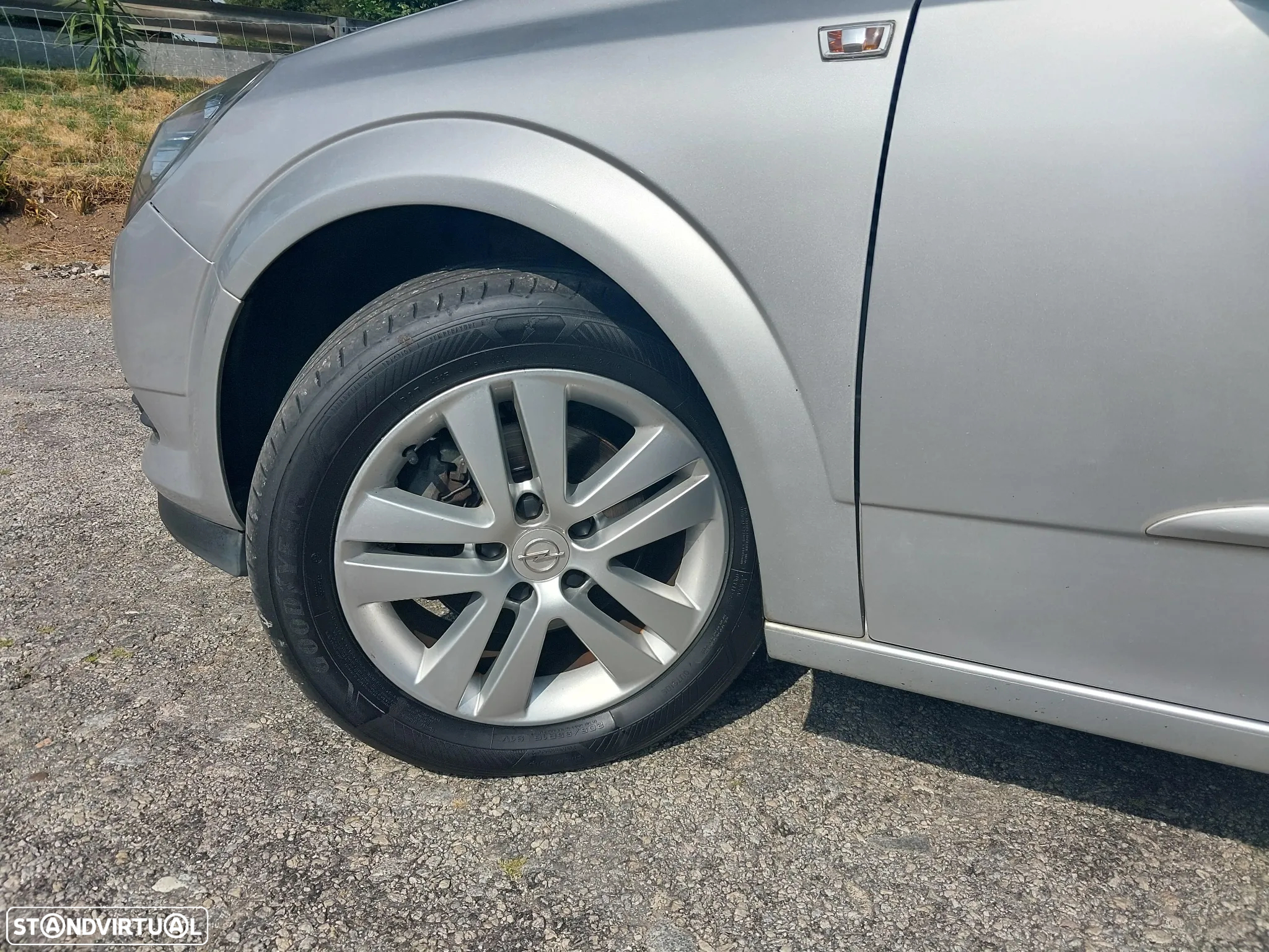 Opel Astra GTC 1.3 CDTi - 8