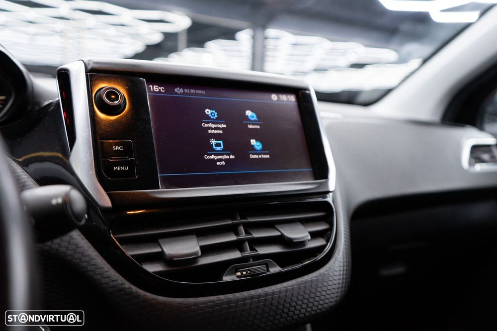 Peugeot 208 1.2 PureTech Style - 28