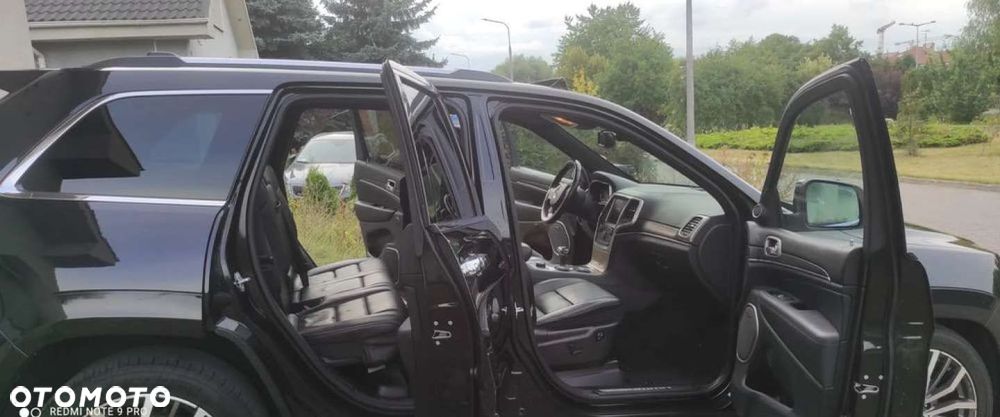 Jeep Grand Cherokee - 34