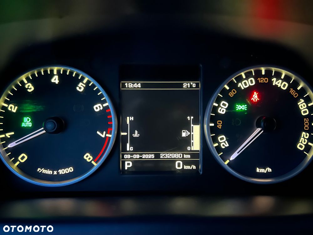 Land Rover Discovery ver-5-0-v8-hse-luxury-edition - 16