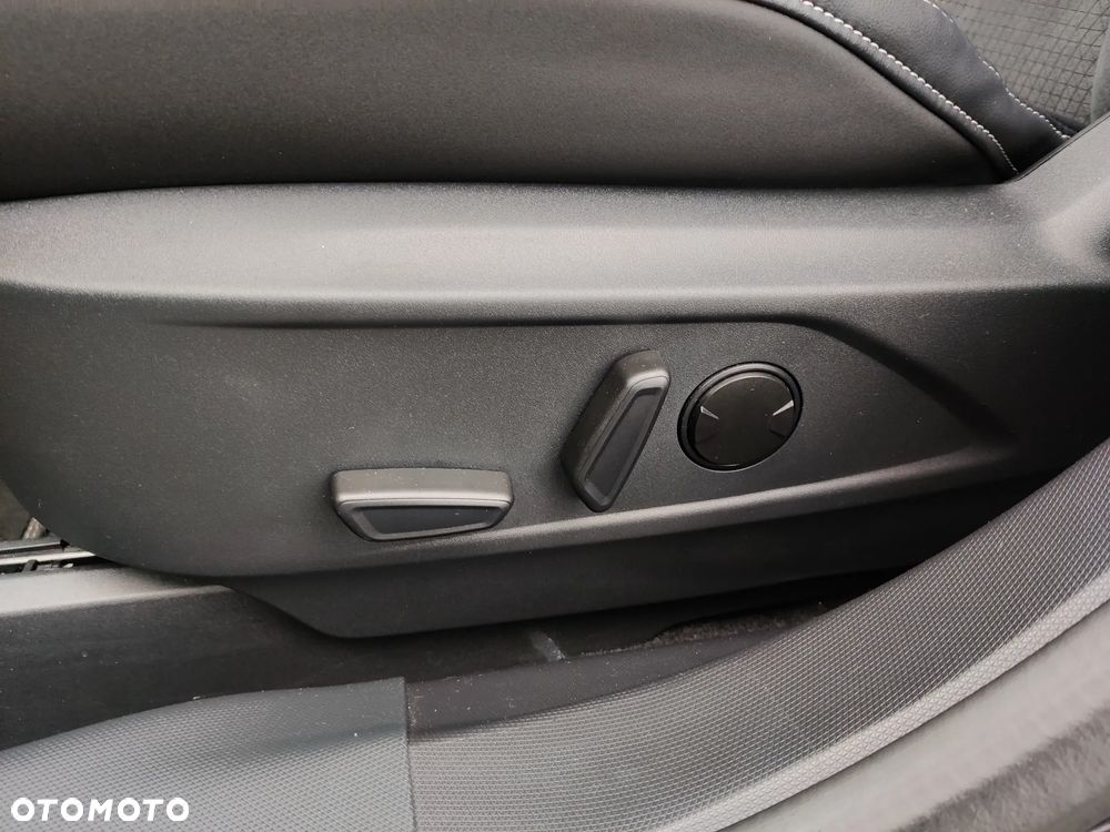 Ford Mustang Mach-E 98kWh AWD GT - 22