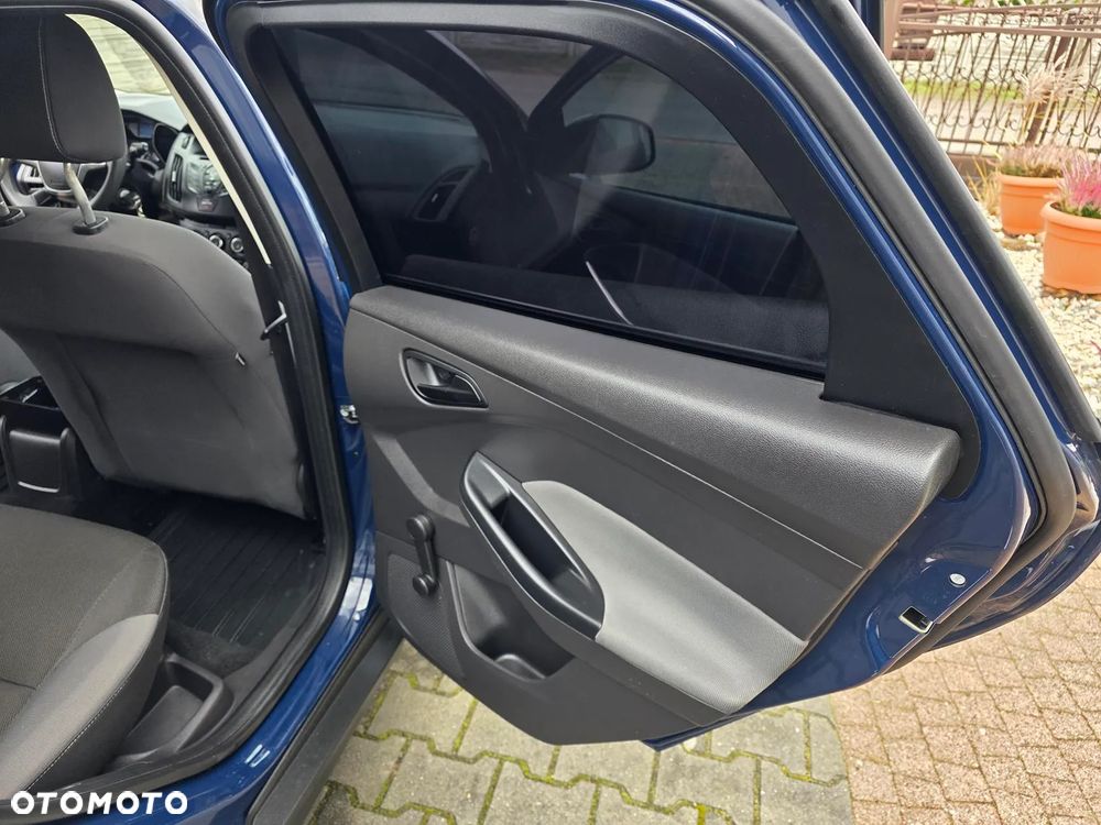 Ford Focus 1.0 EcoBoost Trend - 27