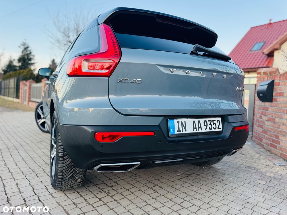Volvo XC 40 D4 AWD Geartronic R-Design - 39