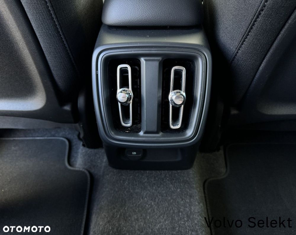 Volvo XC 40 - 24