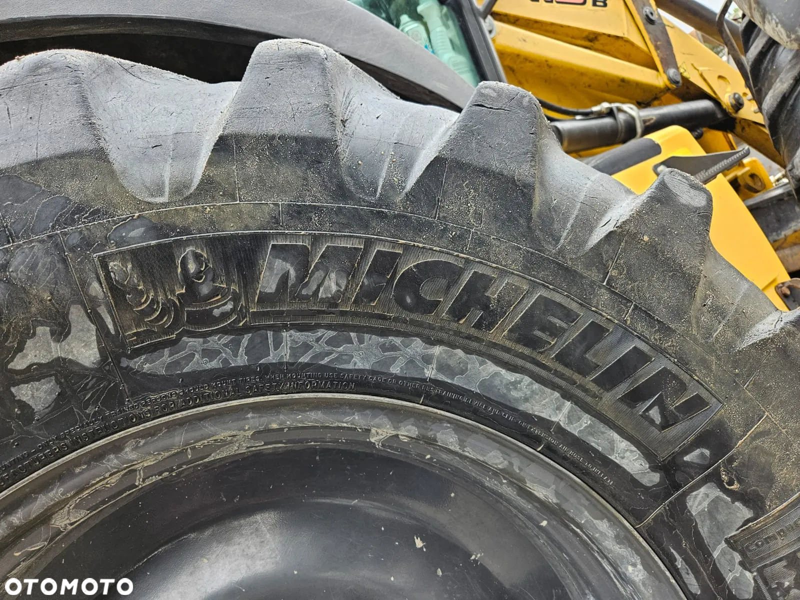 New Holland B115B - 17