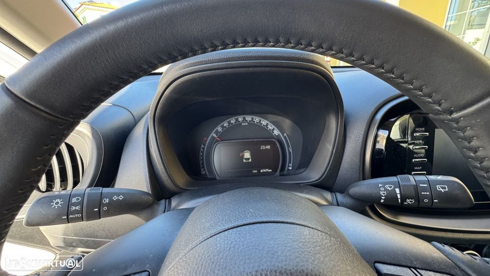 Toyota Aygo 1.0 X-Play Plus - 11