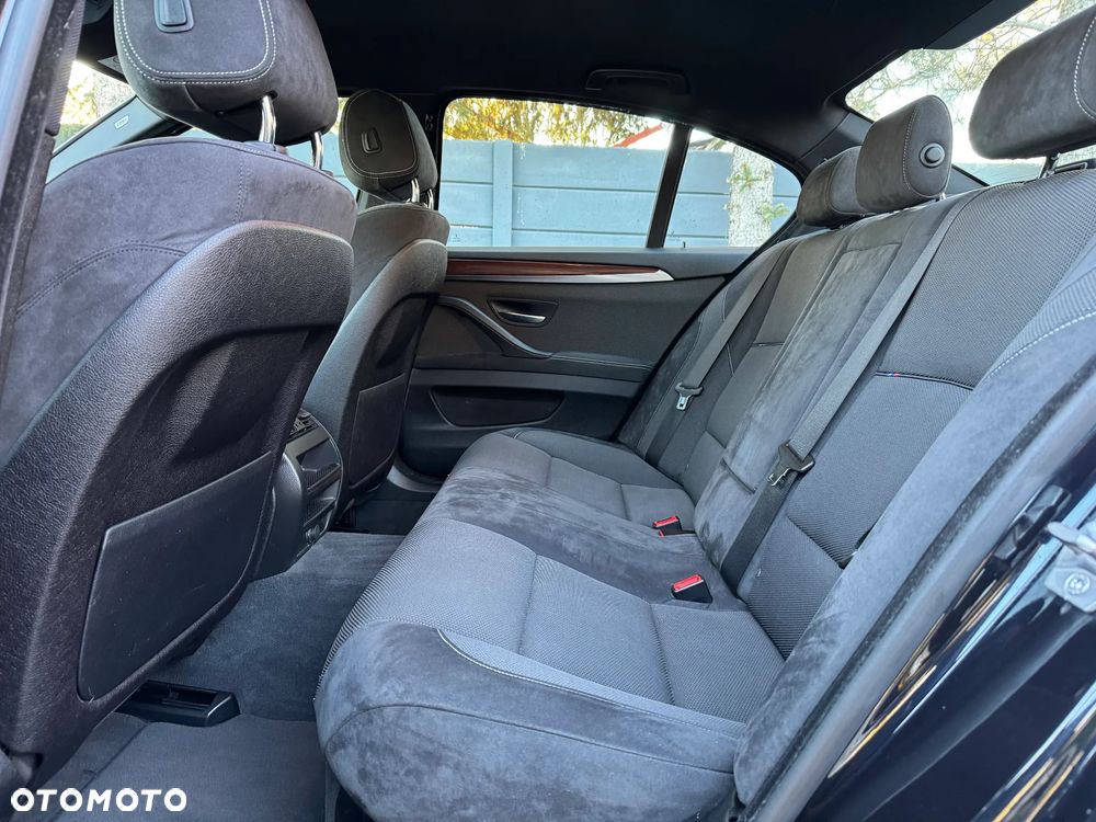 BMW Seria 5 528i - 31