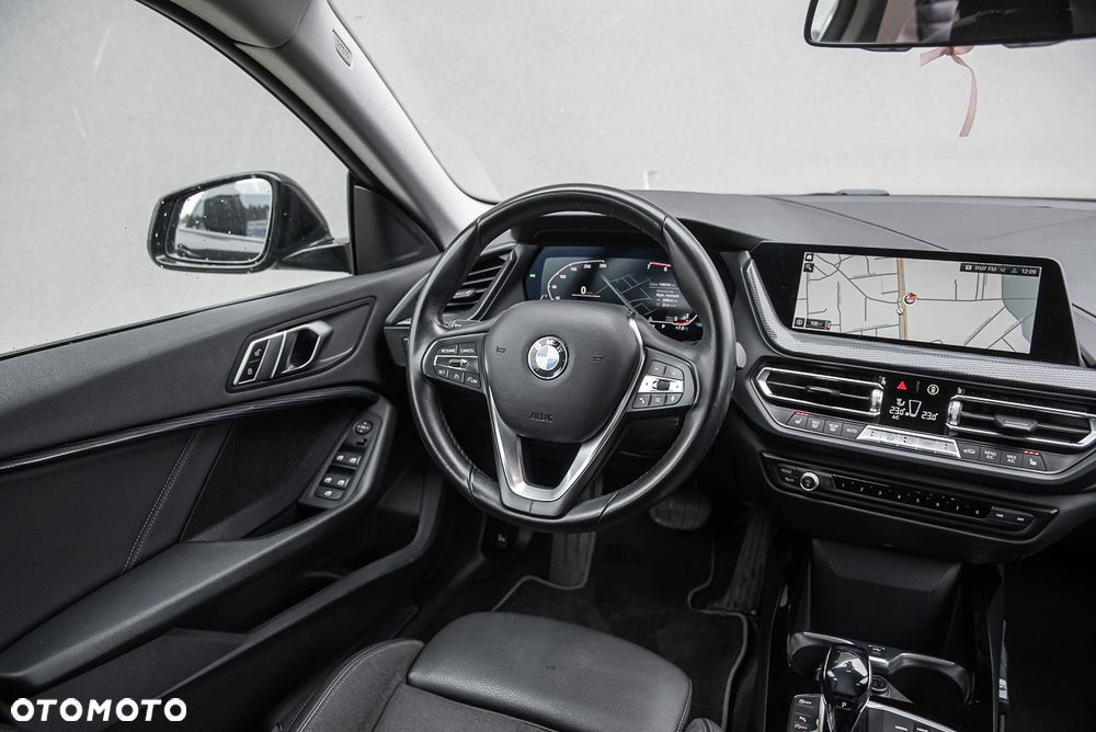 BMW Seria 2 218i - 17