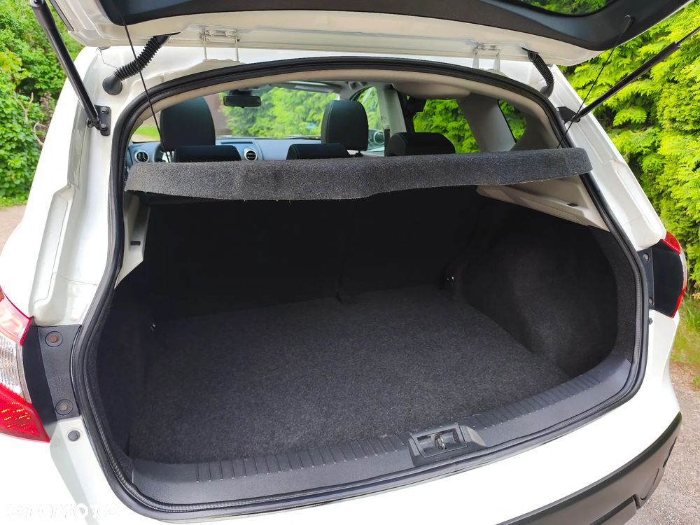 Nissan Qashqai 2.0 dCi 4 x 4 DPF tekna - 27