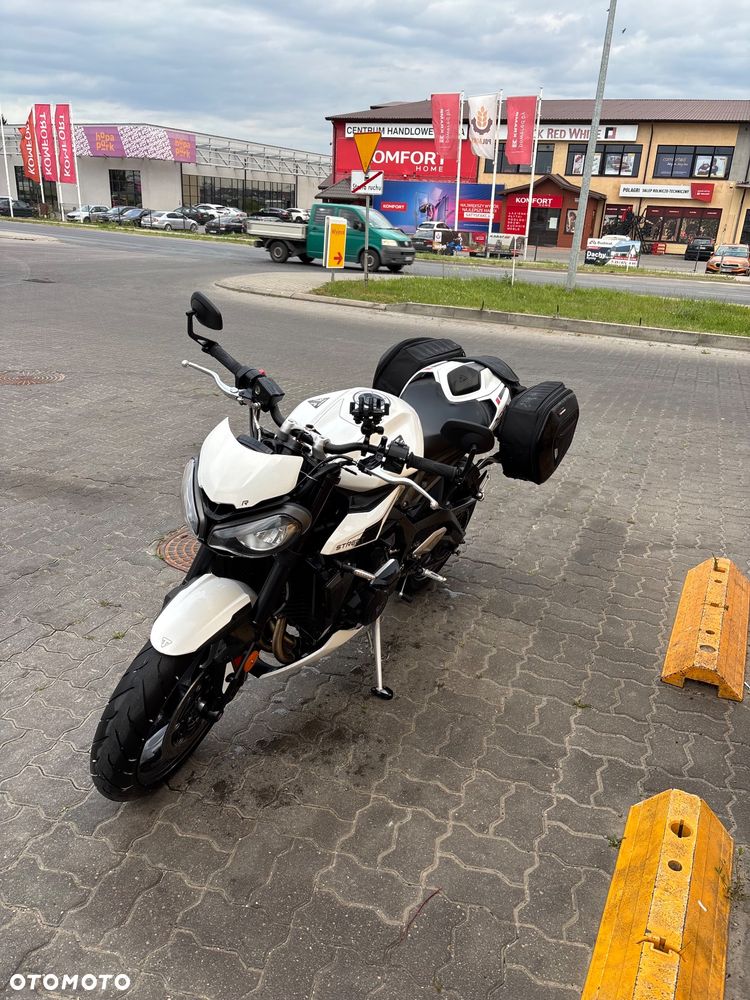 Triumph Street Triple - 14