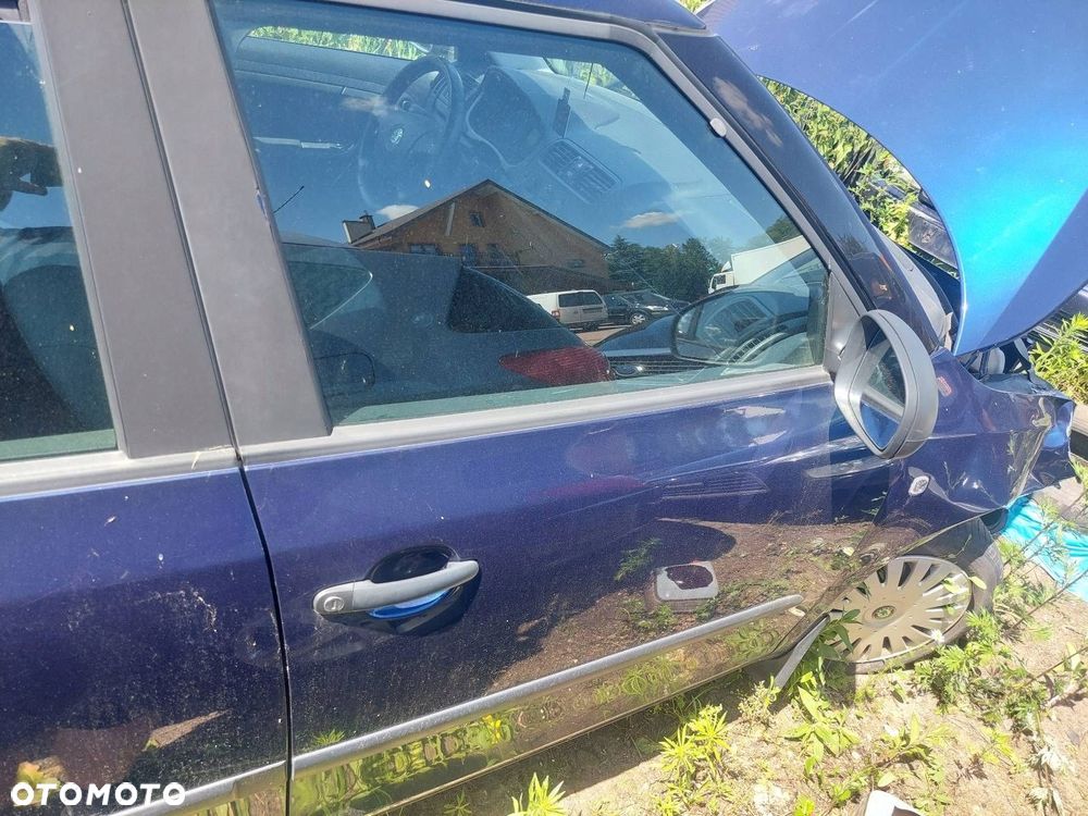 DRZWI KOMPLETNE PRAWY PRZÓD SKODA FABIA II 9462 - 1
