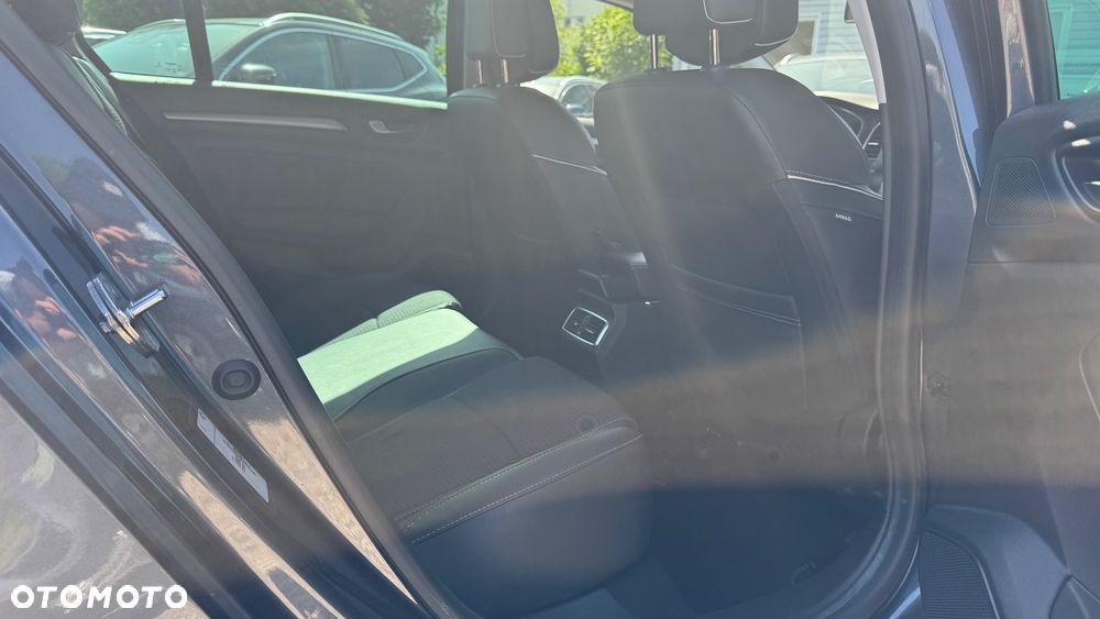 Renault Megane ENERGY TCe 140 EDC BOSE EDITION - 25