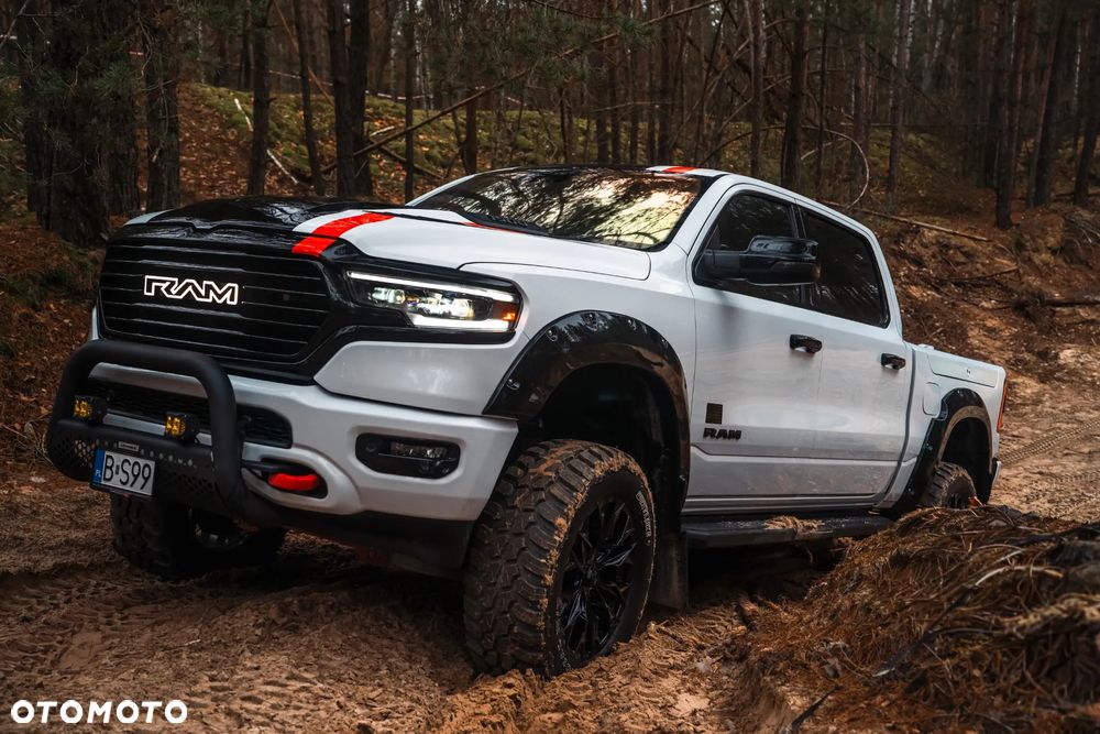 RAM 1500 Crew Cab Shortbed Bighorn - 2