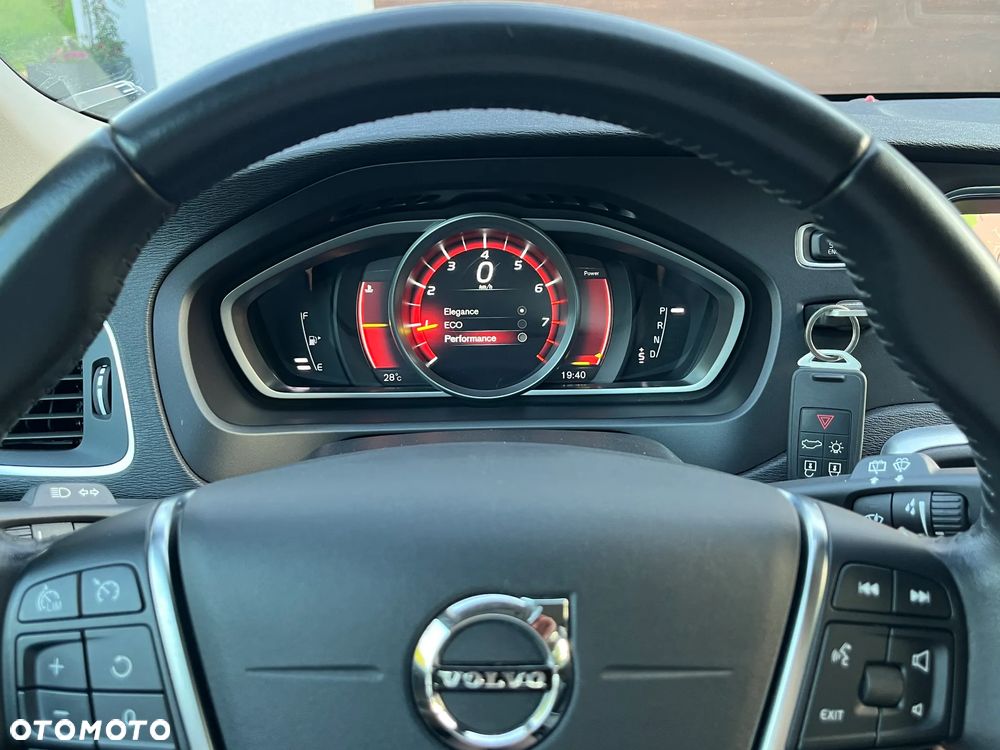 Volvo V40 T3 Drive-E Inscription - 18