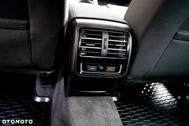 Volkswagen Passat 2.0 TDI BMT Comfortline - 23