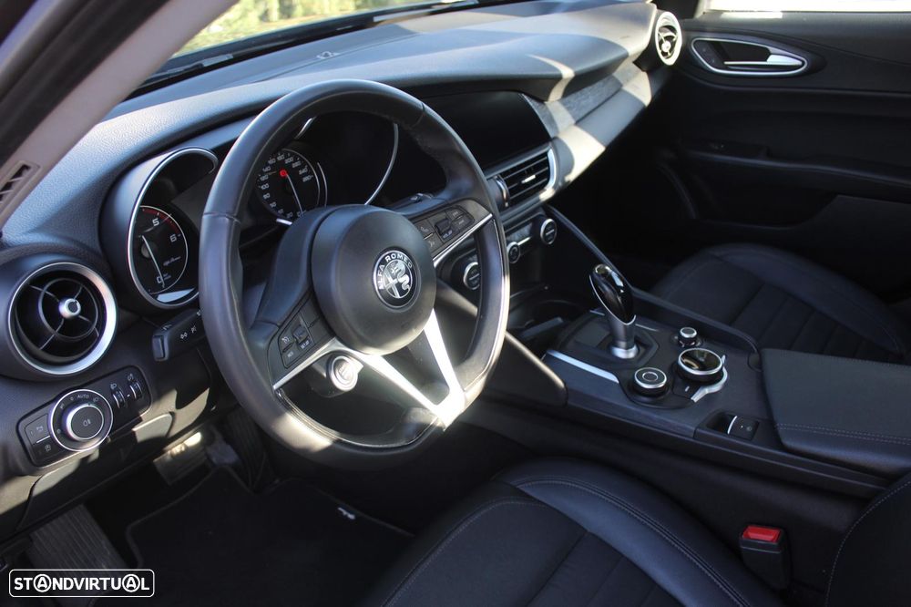 Alfa Romeo Giulia - 4