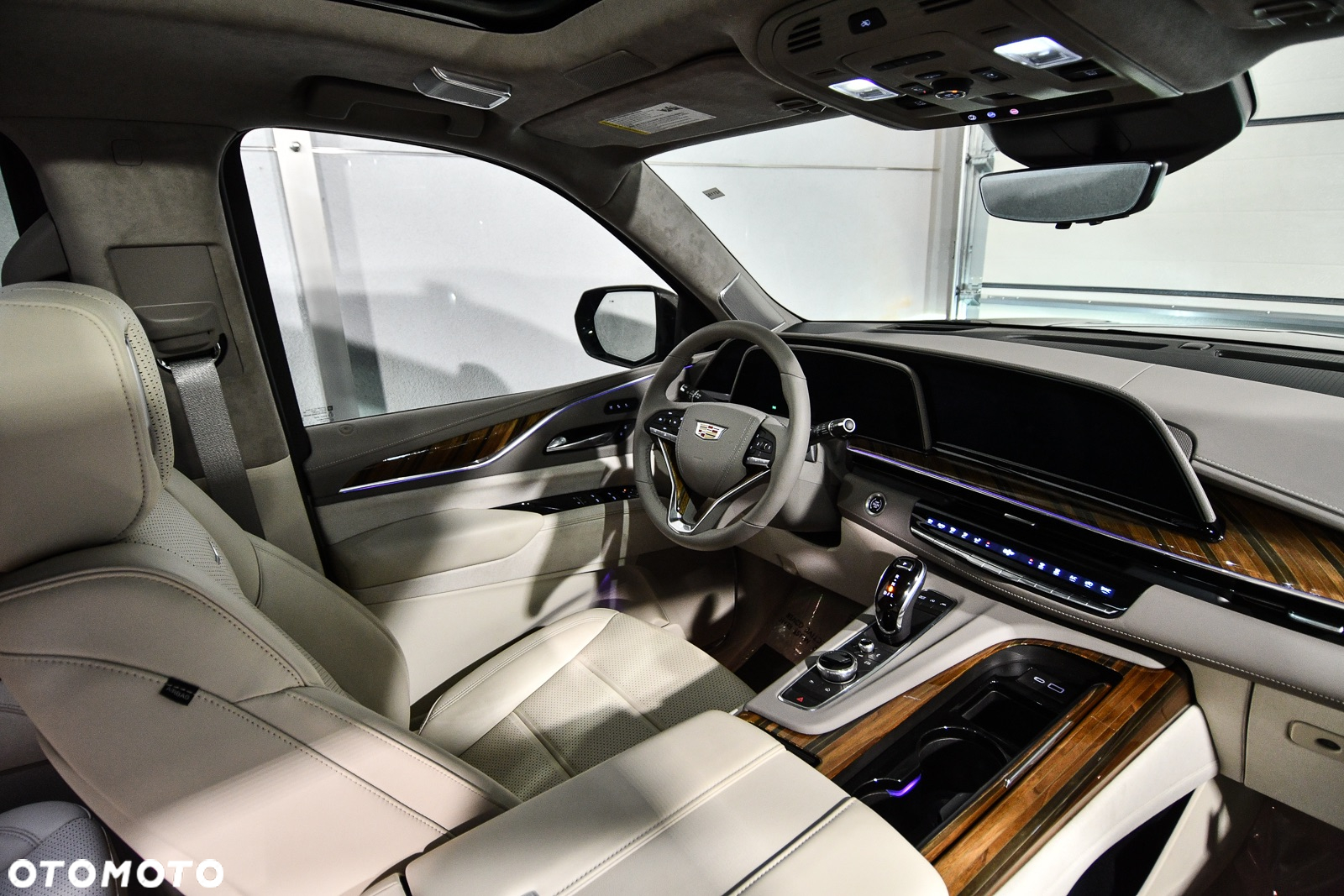 Cadillac Escalade - 24