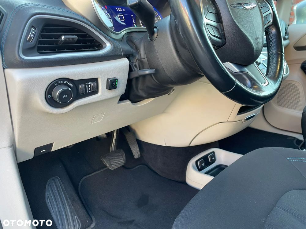 Chrysler Pacifica - 38