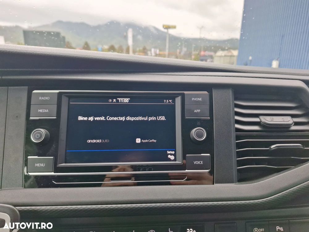 Volkswagen Caravelle - 14