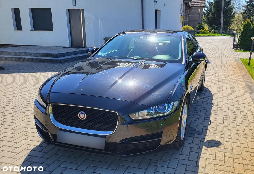 Jaguar XE 2.0 D Prestige - 1