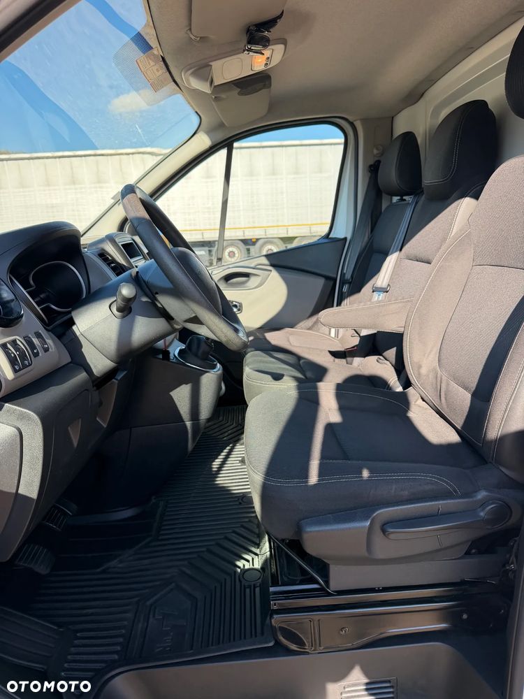 Renault TRAFIC 3 - 21