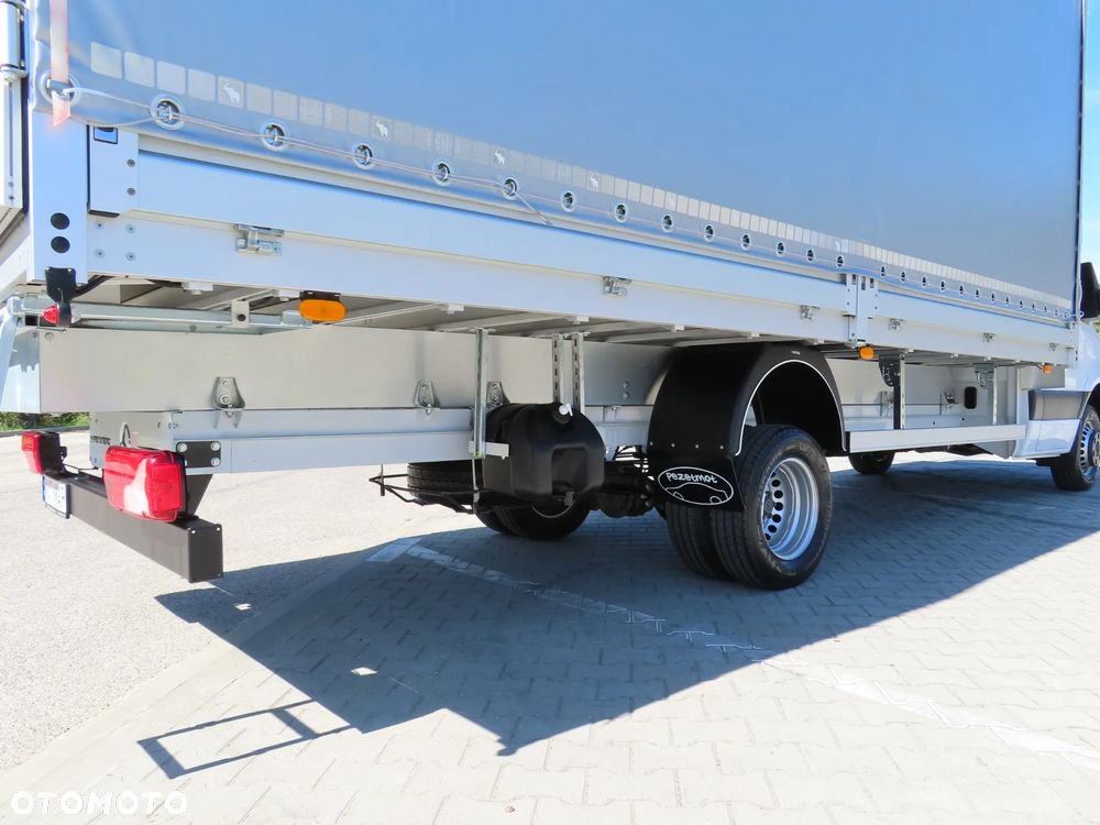 Mercedes-Benz Sprinter 517 CDI 170 KM Plandeka 12 E.Palet 5520 mm Dł. Skrzynia 2453 mm Szeroka TYLNE DRZWI KONTENEROWE Rozstaw Osi 4325 mm DMC 3500 Kg Ładowność 823 Kg WZMACNIANY Załadunek Wysokość Rampowa AMAZON Kabina Sypialniana SPOJKAR SPOJTRAK XL Nowy Nie Używany Gotowy Dostępny OKAZJA - 16