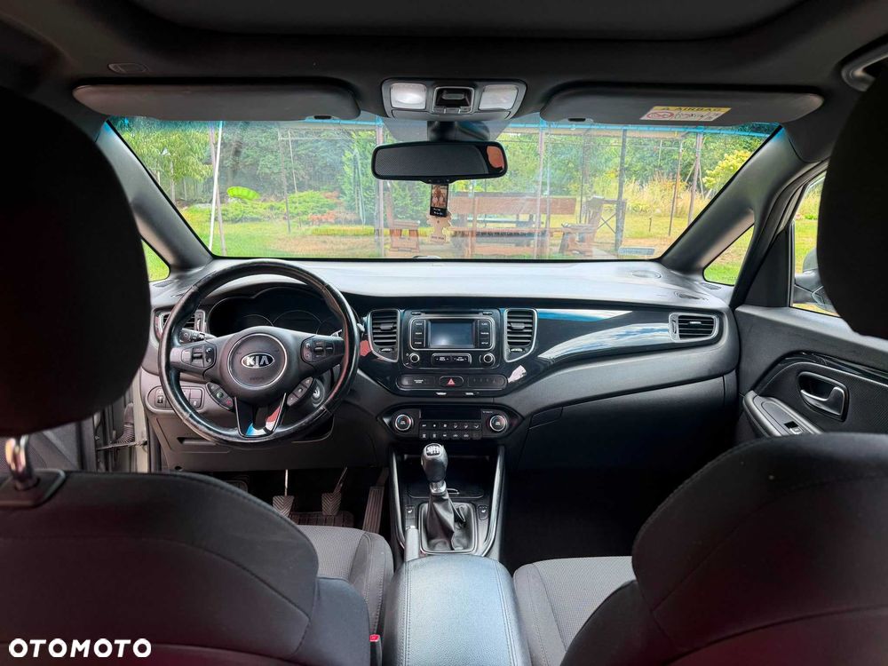 Kia Carens - 7