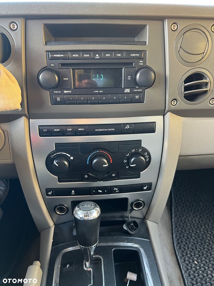 Jeep Commander 3.7 V6 - 10