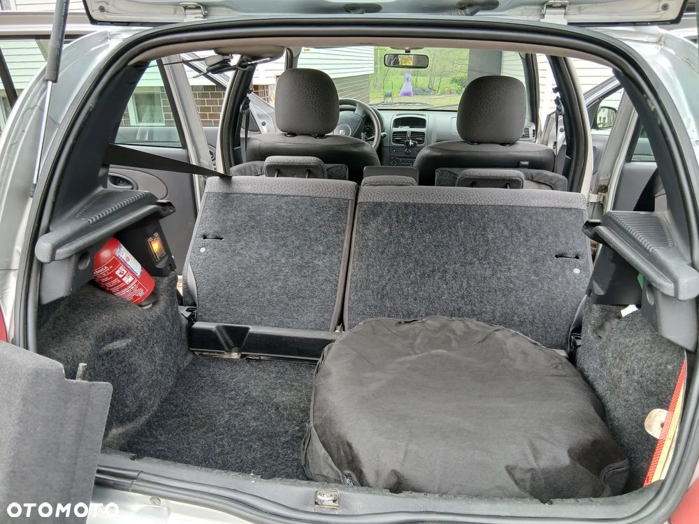 Renault Clio - 8
