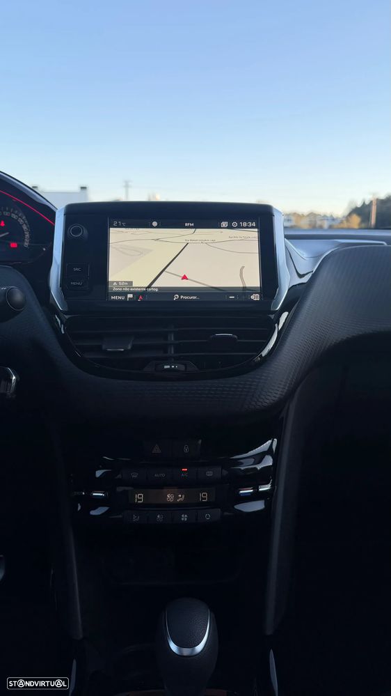 Peugeot 2008 1.2 PureTech GT Line EAT6 - 12