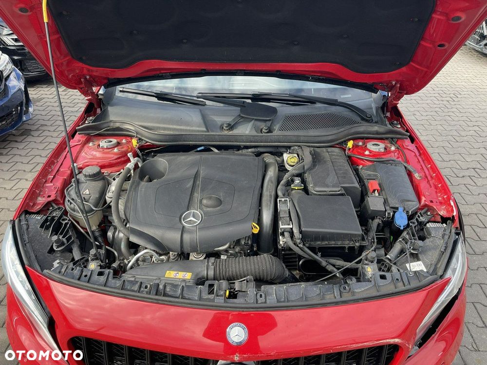 Mercedes-Benz GLA 200 d 4Matic 7G-DCT AMG Line - 12