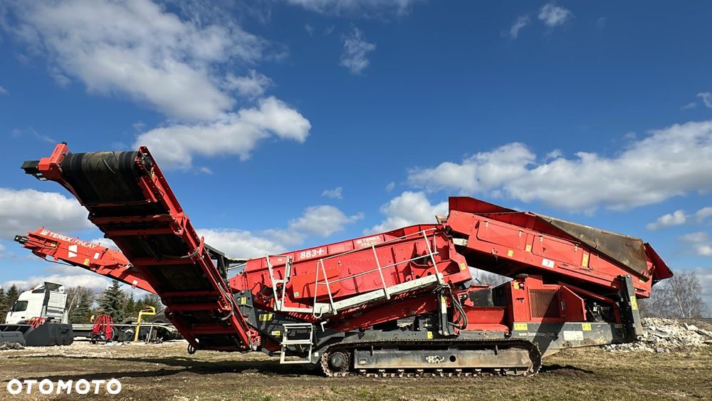 Finlay 883+TRZY WAŁOWA SKRZYNIA PRZESIEWAJĄCA ( POWERSCREEN WARRIOR 2100X ,  CAT ) - 1